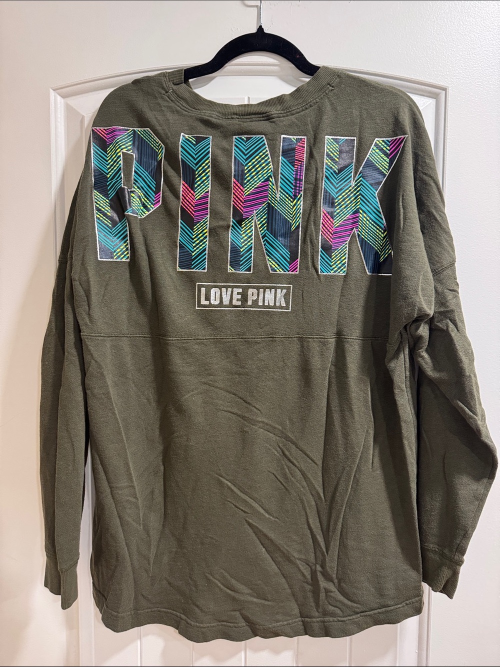 Large PINK Victoria's Secret Olive Long-Sleeve Crewneck Shirt - Picture 4 of 4